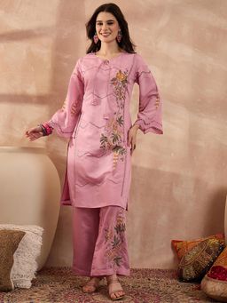 Vaamsi - Pink Floral Three Fourth Sleeves Kurta with Pant