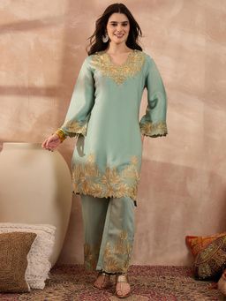 Vaamsi - Green Embroidered Full Sleeves Kurta with Pant