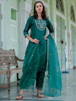 VredeVogel - Green Floral Three Fourth Sleeves Kurta Pant with Dupatta