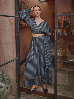 House of Fett - Vander Stripe Crop Top - Black