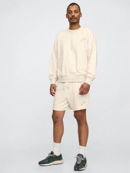 GAP - Men's Solid Oversize Pull On Shorts with Logo Placement