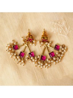 Malaiyyo - Pink Stone Chandelier Earrings
