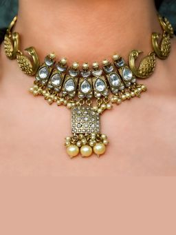 Malaiyyo - Peacock Polki Pearl Choker Necklace with Earring
