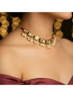 Malaiyyo - 22K Gold Plated Regal Rectangular Polki Choker Necklace with Earring
