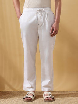 Dennis Lingo - Men White Solid Cotton Slub Mid Rise Straight Fit Trouser