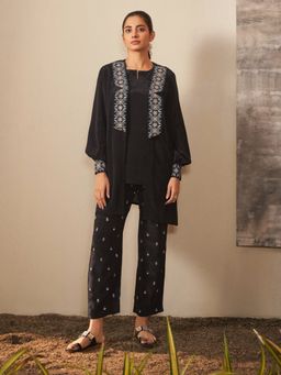 Autumnlane - Arohi Onyx Embroidered Kurta with Pant Co-Ord (Set of 2)