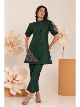 Autumnlane - Sahiba Fern Embroidered Kurta with Pant Co-Ord (Set of 2)
