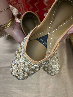 Desi Colour - Women Gold Juttis