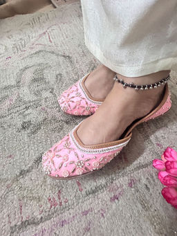 Desi Colour - Women Zyra Pink Juttis
