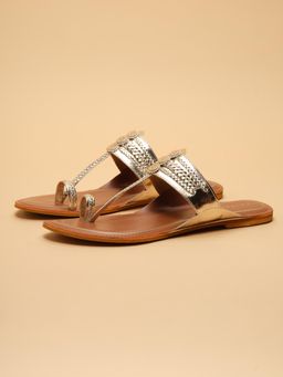 ERIDANI - Women Azira Gold Embellished Flat Toe-Ring Kolhapuris