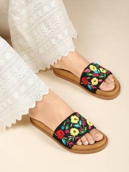 Flat n Heels - Women Black Flats