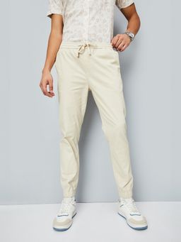 max - Men Solid Beige Slim Fit Joggers
