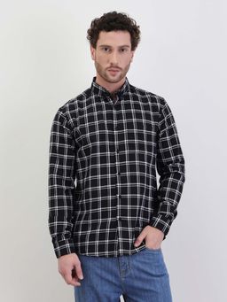 Styli - Men Checked Regular Fit Full Sleeve Shirt Black