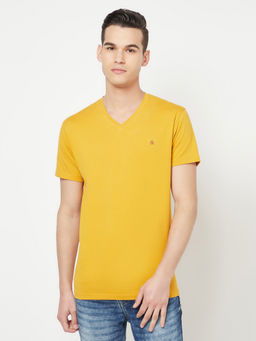 CRIMSOUNE CLUB - Men Mustard Solid V-neck T-shirt