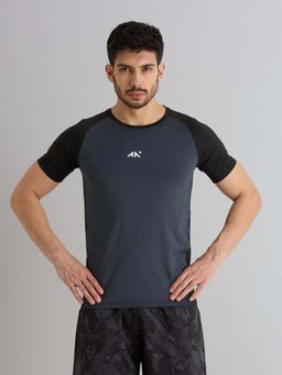 AESTHETIC NATION - Black Colorblock Regular Fit T-Shirt