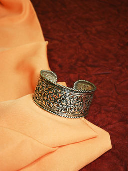 Mero Jewellery - Silver Tribal Cuff