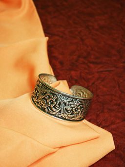 Mero Jewellery - Silver Tribal Cuff