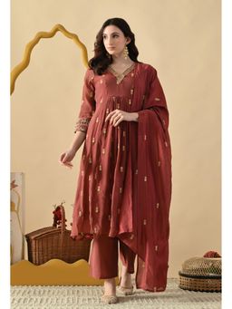Sia - Ab Pehnegi Duniya - Brown Embroidered Regular Kurta with Pant and Dupatta
