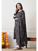 Black color option, Sold out, Currently selected