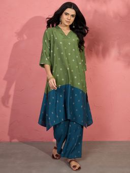 InWeave - Green Foil V-Neck Kurta with Pant