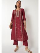 Red color option, Sold out, Currently selected
