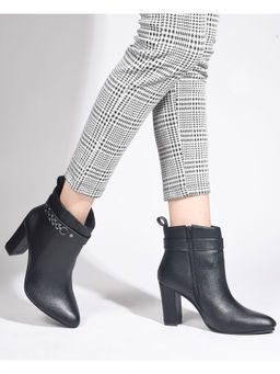 SHUZ TOUCH - Block Heel Mid Black Ankle Length Boots