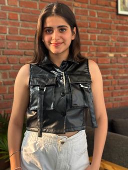 Tandul - Women Sleek Black Leather Crop Jacket