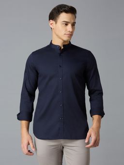 Reid & Taylor - Men Navy Blue Solid Casual Shirt