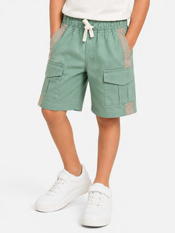 Bloom Up - Green Printed Cotton Blend Regular Fit Shorts