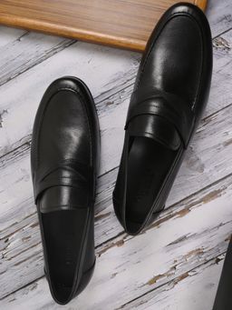 Cobblerz - Men Black Solid Formal Loafers