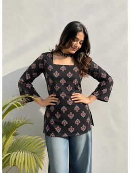 Gahan - Womens Black Square Neck All Over Printed Rayon Kurti - Black