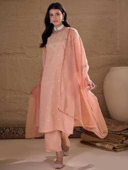 Gahan - Embroidered Silk Blend Kurta Pant & Organza Dupatta For Women - Peach