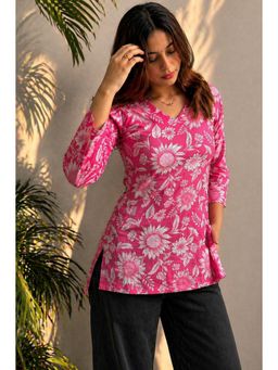 Gahan - Womens Pink Rayon All Over Floral Print V-Neck Kurti - Pink