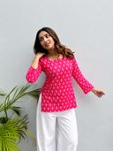 Pink color option, Currently selected