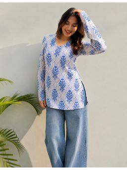 Gahan - Women White & Blue Ethnic Motif Print Straight Short Kurti - Grey