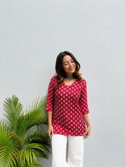 Gahan - Women Ethnic Motif Printed V-Neck Short Kurti - Maroon
