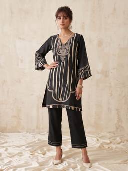 Autumnlane - Women Black Printed Muslin Kurta with Pant