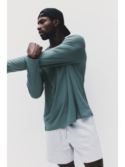 H&M - Men Green Long-Sleeved Sports T-Shirt with Drymove