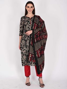 Rajnandini - Women Cotton Blend Abstract Printed Kurta Pant With Dupatta