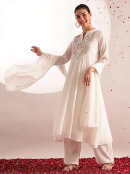 Vbuyz - Women Floral Embroidered Kurta Palazzo With Dupatta
