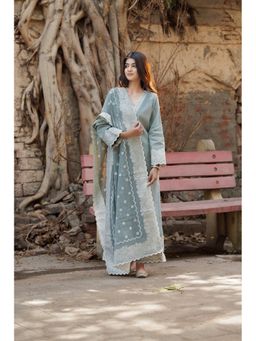 Safaa - Jannat Jhel Bliss Regular Fit Kurta Sets With Dupatta