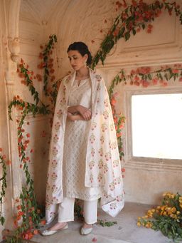 Karaj Jaipur - Off-White Meher Kurta And Pant With Dupatta