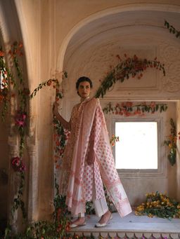 Karaj Jaipur - Peach And White Kurta And Pant With Dupatta