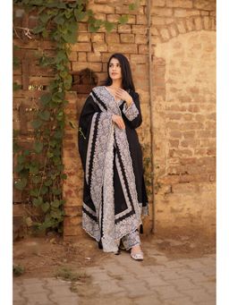 Safaa - Mehfil Marg Magic Regular Fit Kurta with Pant and Dupatta