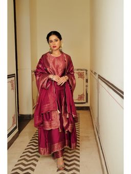 Safaa - The Suhana Regular Fit Kurta Sets With Dupatta