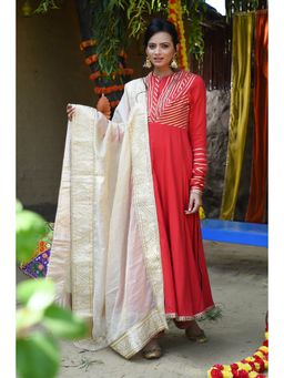 Tanu Malhotra - Red Gota Work Anarkali Kurta With Pant And Dupatta