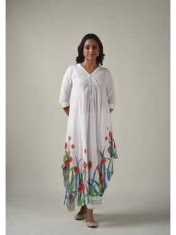Tanu Malhotra - White Asymmetric Hand Painted Kurta With Narrow Pant