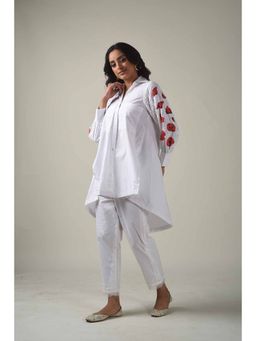 Tanu Malhotra - White Asymmetric Hand Painted Kurta With Narrow Pant