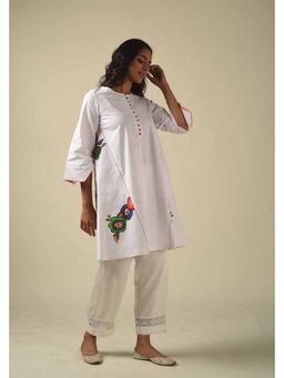 Tanu Malhotra - White A-Line Hand Painted Kurta With Narrow Pant