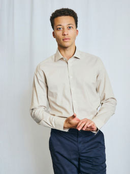 Bruun & Stengade - Men Beige Solid Spread Collar Full Sleeve Shirt